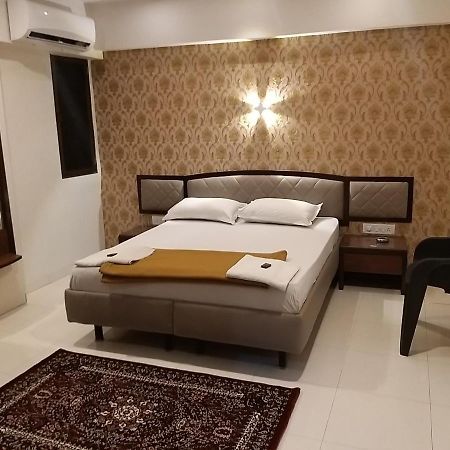 Mire Hotel Ashoka المظهر الخارجي الصورة